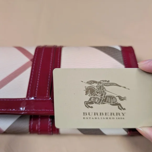 Burberry Penrose Continental Nova Check Wallet w. Cranberry Patent Leather - Picture 3 of 12